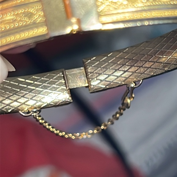 Vintage gold damascene bangle bracelet - Picture 4 of 8